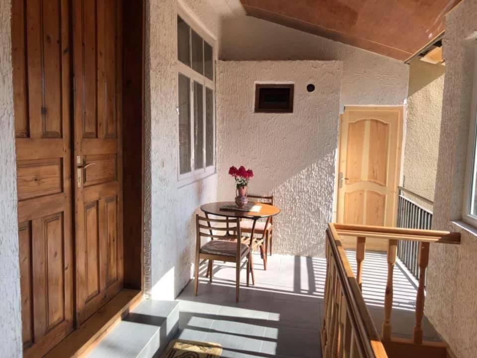 Eliso'S Guesthouse Местія Екстер'єр фото